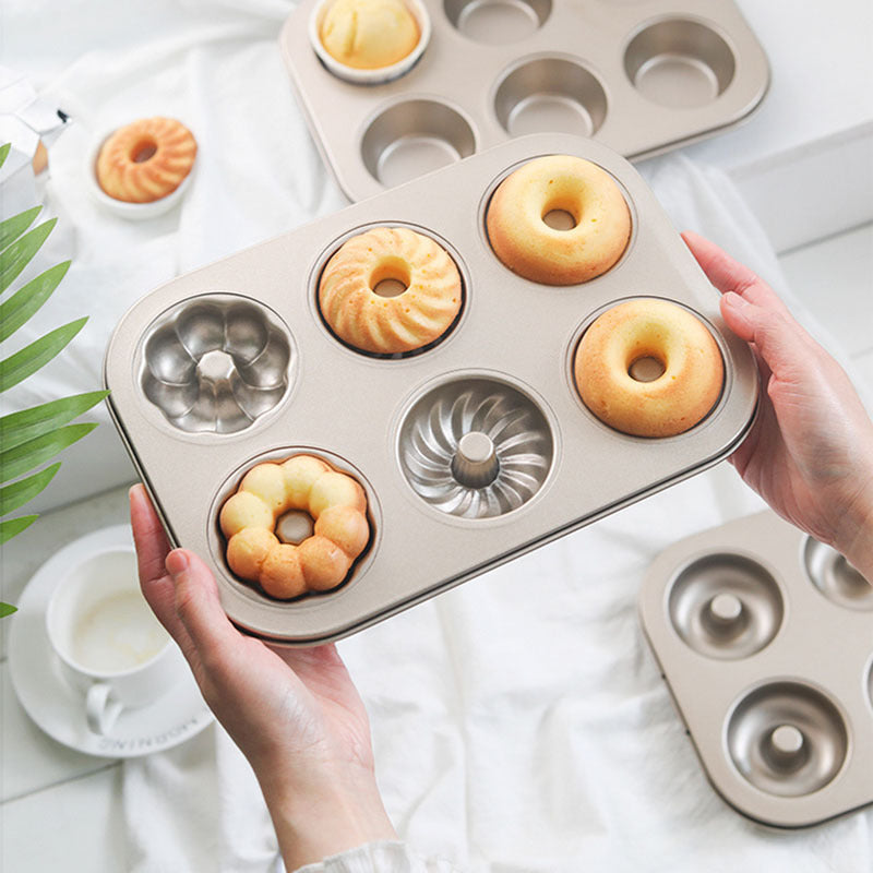 Hollow cake mould